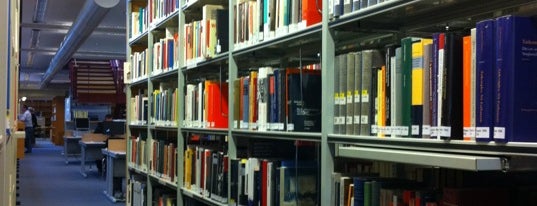 Unibibliothek is one of Orte, die Ariana gefallen.