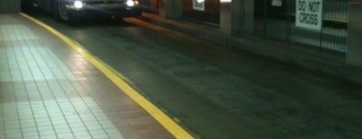 MBTA Bus Stop - South Station Silver Line (SL1/SL2) is one of Tammyさんのお気に入りスポット.