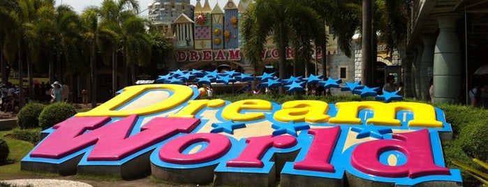 ดรีมเวิลด์ is one of Bangkok Attractions.
