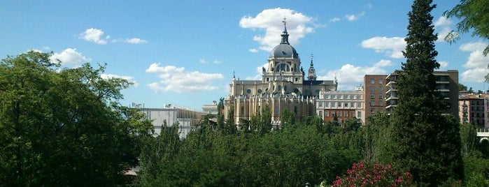 Jardines de las Vistillas is one of Parques Ocultos de Madrid.
