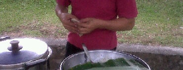 Gerai nasi lemak & nasi dagang seri terangganu is one of Makan @ PJ/Subang(Petaling) #1.