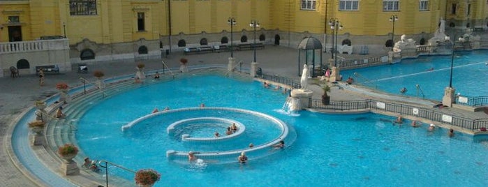 Széchenyi Thermalbad is one of Must Do's in Budapest.