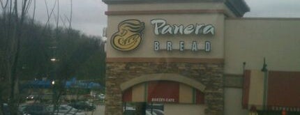 Panera Bread is one of Tempat yang Disukai Beth.