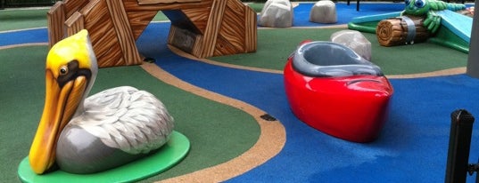 Muzzy Marsh playground is one of Posti che sono piaciuti a Soowan.