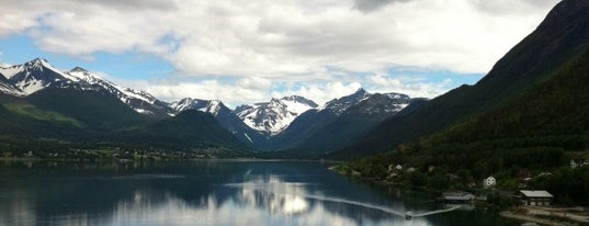 Åndalsnes is one of Claudiaさんのお気に入りスポット.
