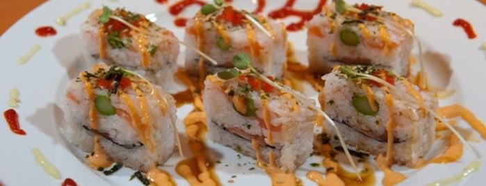 Sirinan's Thai & Japanese Restaurant is one of Posti che sono piaciuti a Jennifer.