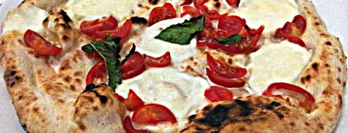 Pizzeria Cafasso is one of Pizzerie a Napoli e dintorni.