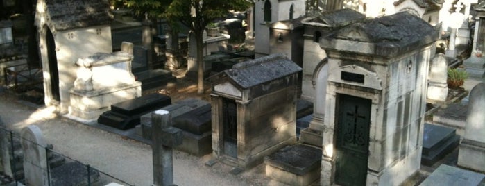 Montmartre Cemetery is one of Paname.