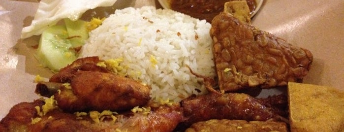 Ayam Penyet Lamongan is one of Makan @ Melaka/N9/Johor #1.