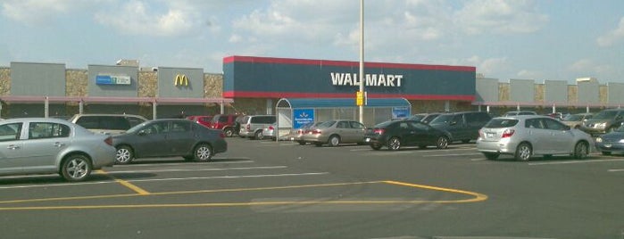 Walmart Grocery Pickup is one of Longueuil #4sqCities.