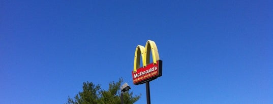 McDonald's is one of Lieux qui ont plu à Merlina.
