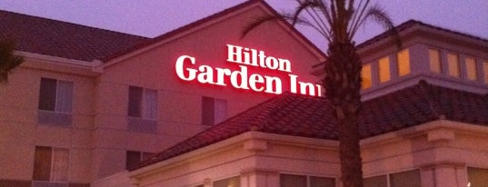 Hilton Garden Inn is one of Lugares favoritos de Keith.