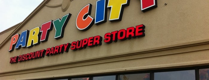 Party City is one of Locais curtidos por Ray.