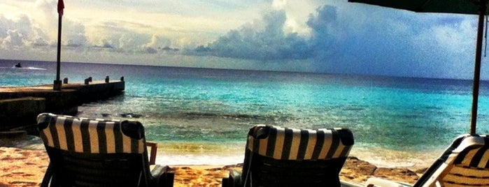 Playa Azul is one of Cancun.