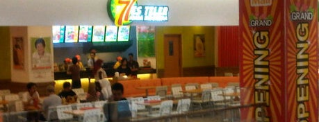 Es Teler 77 is one of Tangerang Selatan. Banten.