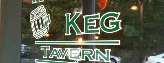 The Wooden Keg Tavern is one of Lugares favoritos de Mackenzie.