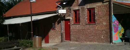 Ferme Holleken is one of Orte, die anthony gefallen.