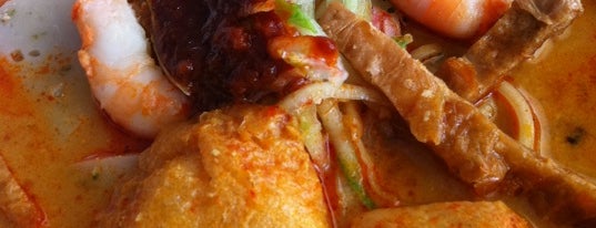 Yung Lai Siang Curry Noodles And Curry Puff 永来香茶餐店 is one of Rachel'in Kaydettiği Mekanlar.