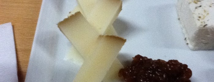 California Wine and Cheese is one of Locais salvos de John.