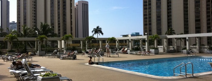 Ala Moana Hotel is one of The 11 Best Places for Room Service in Honolulu.