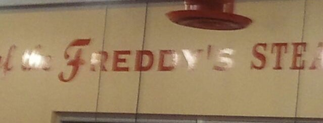Freddy's Steakburgers is one of Khem'in Beğendiği Mekanlar.