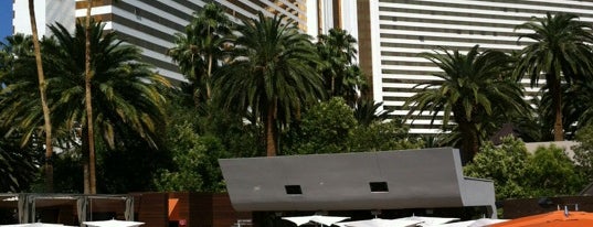 Bare Pool Lounge is one of Las Vegas.