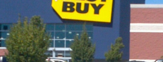 Best Buy is one of Locais curtidos por Kirk.
