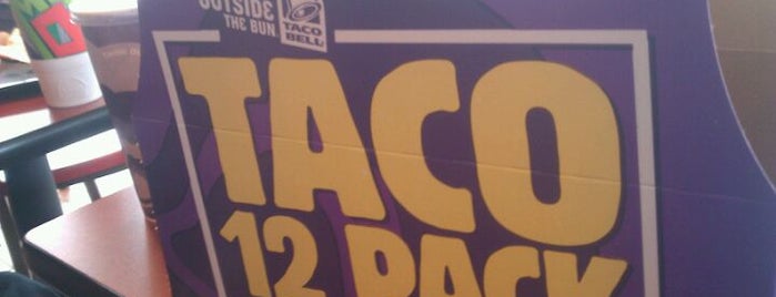 Taco Bell is one of Tempat yang Disukai Stya.