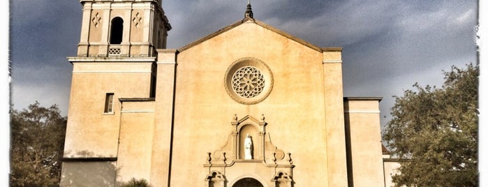St. Anne Catholic Church is one of Posti che sono piaciuti a Berenice.