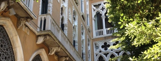 Palazzo Franchetti is one of สถานที่ที่บันทึกไว้ของ Esra.
