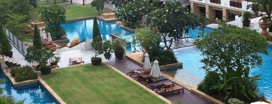 The Heritage Pattaya Beach Resort & Spa is one of Orte, die Lalita gefallen.