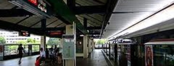 Yishun MRT Station (NS13) is one of Posti che sono piaciuti a Chriz Phoebe.