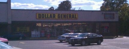 Dollar General is one of Eboneeさんのお気に入りスポット.