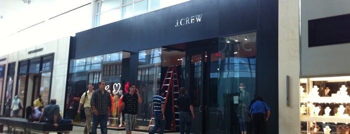 J.Crew is one of สถานที่ที่บันทึกไว้ของ Karen.