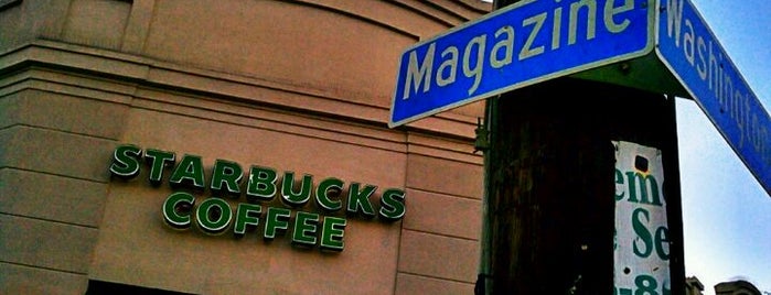 Starbucks is one of Orte, die Matt gefallen.