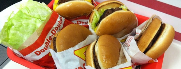 In-N-Out Burger is one of Locais curtidos por Leo.