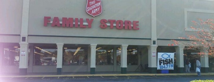 The Salvation Army Family Store & Donation Center is one of Posti che sono piaciuti a Chester.