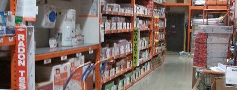 The Home Depot is one of Christianさんのお気に入りスポット.