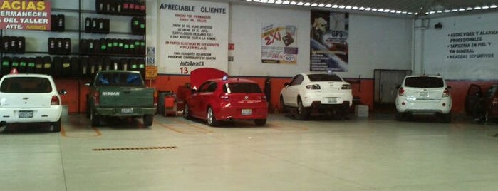 AutoSport's is one of Posti che sono piaciuti a Susana.