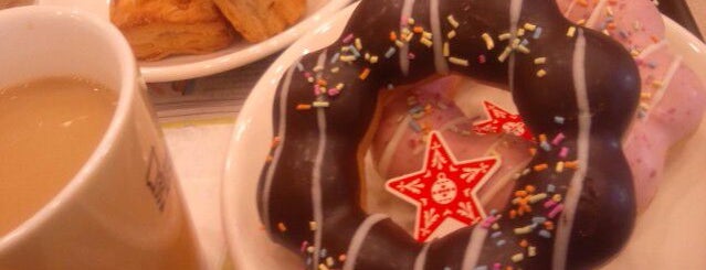 Mister Donut is one of my favorite cafes ♥.