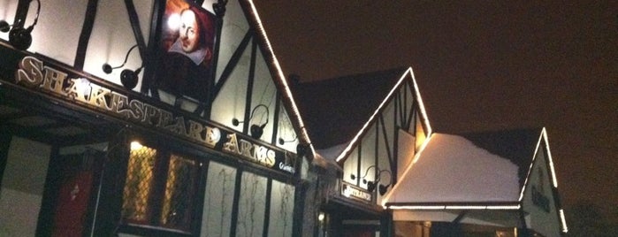 Shakespeare Arms is one of Lugares favoritos de Richard.