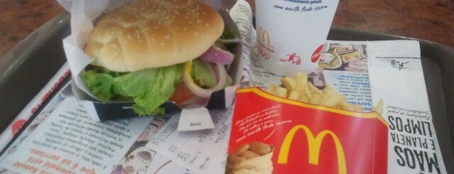 McDonald's is one of Locais curtidos por Silvia Luise.
