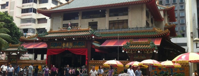 观音堂佛祖庙 Kwan Im Thong Hood Cho Temple is one of Singapore.