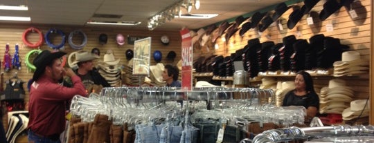 Boot Barn is one of Lugares favoritos de Henry.