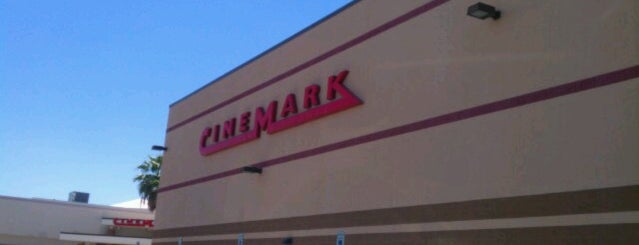 Cinemark is one of Andrea 님이 좋아한 장소.