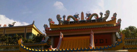 Vihara Setia Budi (Kuan Te Kong) is one of Vihara/Temple in Indonesia.