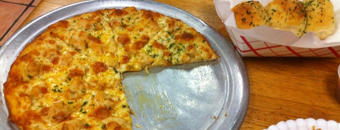 Valentinos Pizza, Pasta, & Wings is one of Jennifer 님이 좋아한 장소.