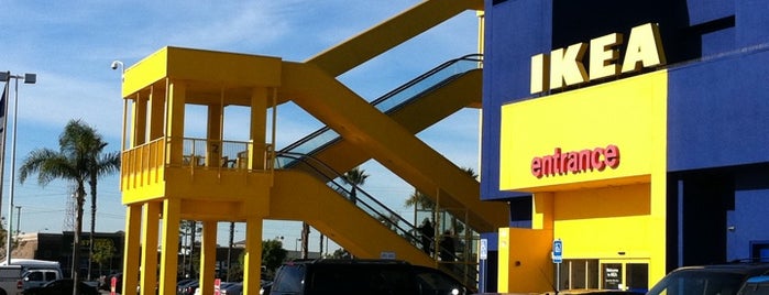 IKEA is one of Orte, die Judd gefallen.