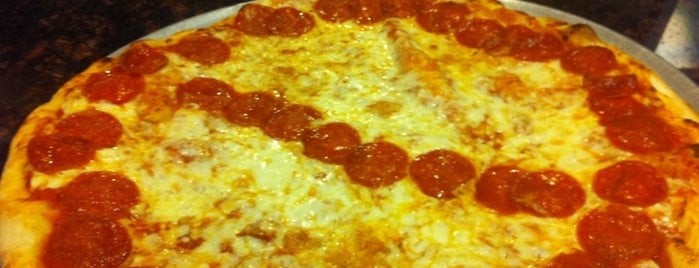 Liberatos Pizza is one of justinstoned : понравившиеся места.