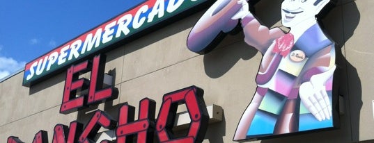 El Rancho Supermercado is one of สถานที่ที่ Joey ถูกใจ.